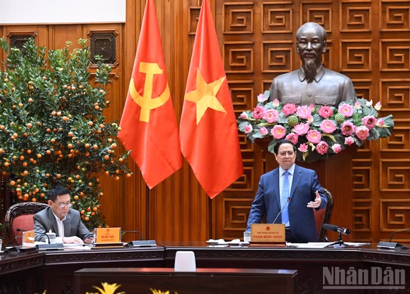 范明正总理主持会议。