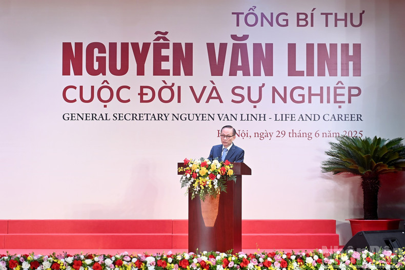 越共中央书记处书记、中央办公厅主任黎怀忠在开幕式上发表讲话。 tbt2.jpg
