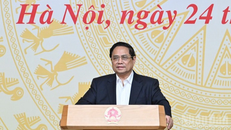 范明正总理在会上发表讲话。 thutuong2.jpg