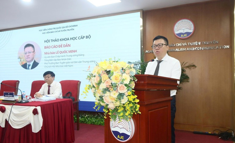 越共中央委员、《人民报》社总编辑、中央宣教与民运部副部长、越南新闻工作者协会主席黎国明在研讨会上致辞。 lequocminh.jpg