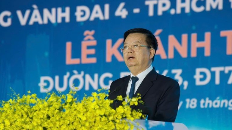 政府副总理梅文正出席并发表讲话。 maivanchinh.jpg