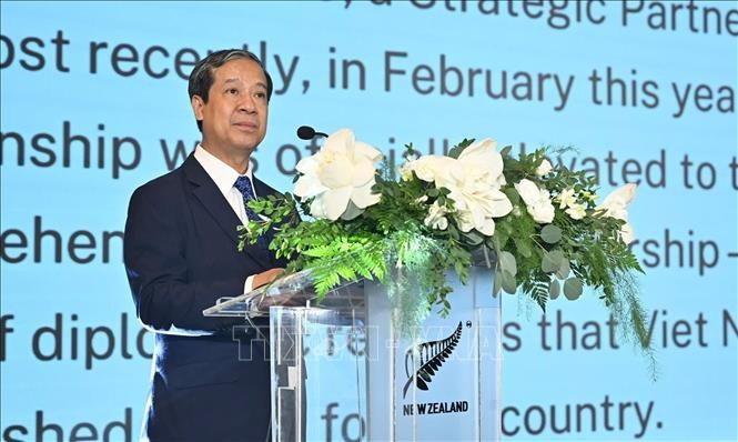 教育与培训部部长阮金山发表讲话。(图片来源:越通社) kimson.jpg