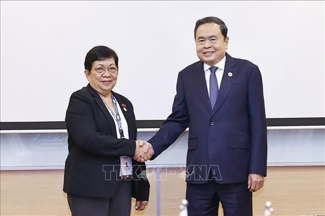 国会主席陈青敏会见了东帝汶国民议会议长玛丽亚·费尔南达·黎。(图片来源:越通社) maria-fernanda-lay-17092025-01.jpg