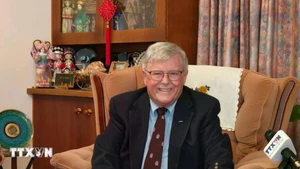 澳大利亚国防学院新南威尔士大学教授卡尔·泰耶（Carl Thayer）。