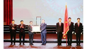 继承革命新闻事业“领头羊”的使命