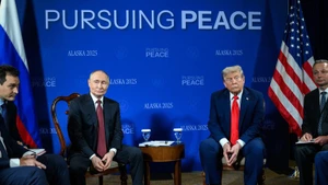 美国总统唐纳德·特朗普（右）与俄罗斯总统弗拉基米尔·普京在阿拉斯加会晤。（图片来源：白宫粉丝页）