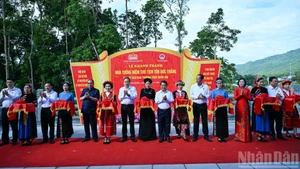 国会主席陈青敏出席孙德胜主席纪念馆落成典礼。