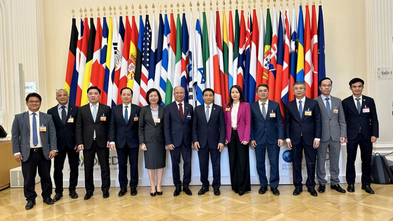 与会的越南代表团。图自越通社 anh05.jpg