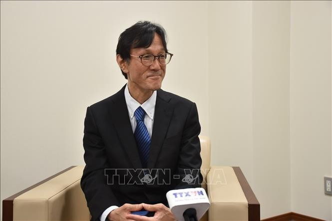 日本大阪大学清水教授。（图片来源：越通社）