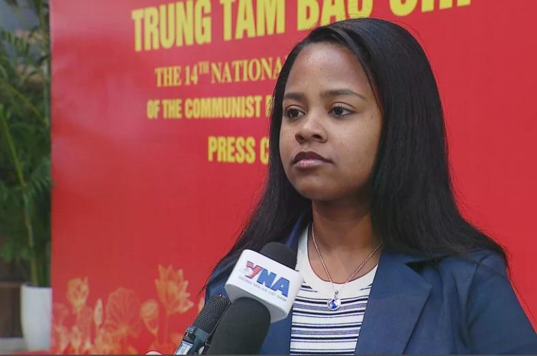 古巴《格拉玛报》（Granma）特派记者、古巴共产党机关报记者Wennys Díaz Ballaga。（图片来源：越通社）