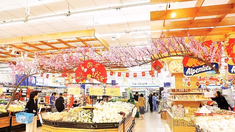 春节临近，河静省各大超市系统消费热度持续攀升。