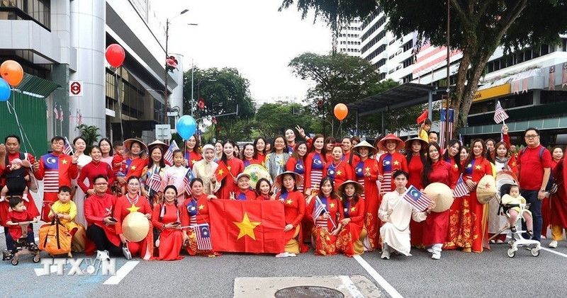众多旅居马来西亚越南人参加在吉隆坡举行的活动。（图片来源：越通社）