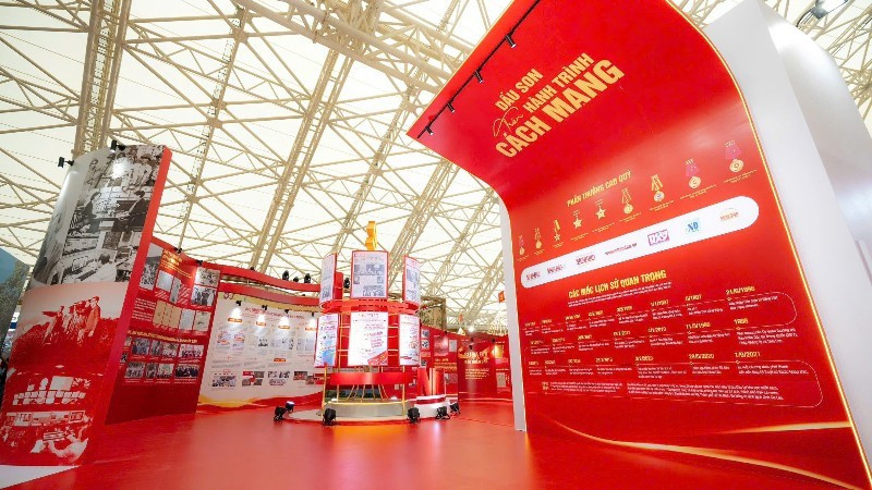 《人民报》社参加“独立-自由-幸福的80年征程”国家成就展。