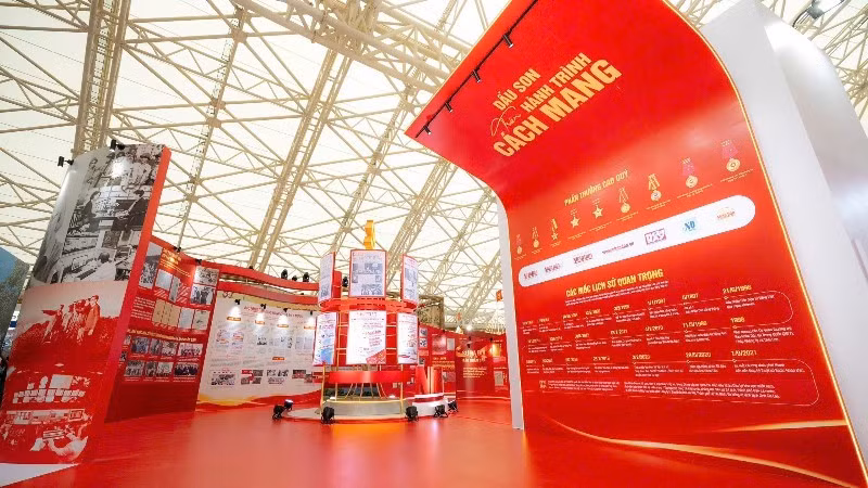 《人民报》社参加“独立-自由-幸福的80年征程”国家成就展。