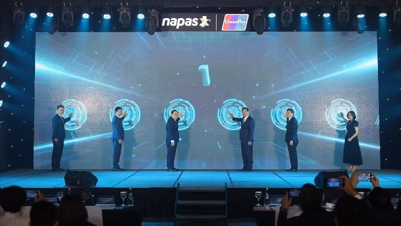 越南与中国宣布建立基于二维码的双边零售支付连接的仪式。