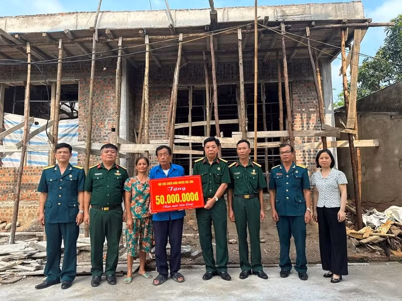 截至7月27日，越南全国34个省市中的19个省份已完成危旧房清除工作，完成率达55.9%。