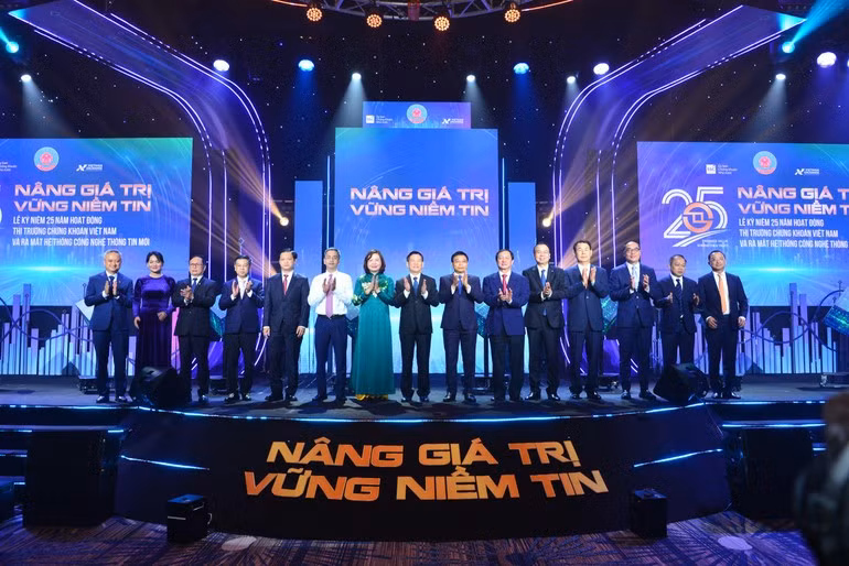 越南股市全新信息技术系统亮相仪式。