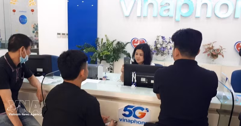 2026年4月15日起更换手机时须进行生物识别认证。（图片来源：越通社）