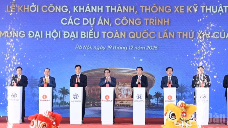 政府总理范明正和各位代表出席234个重点项目和工程的开工、竣工及通车仪式。