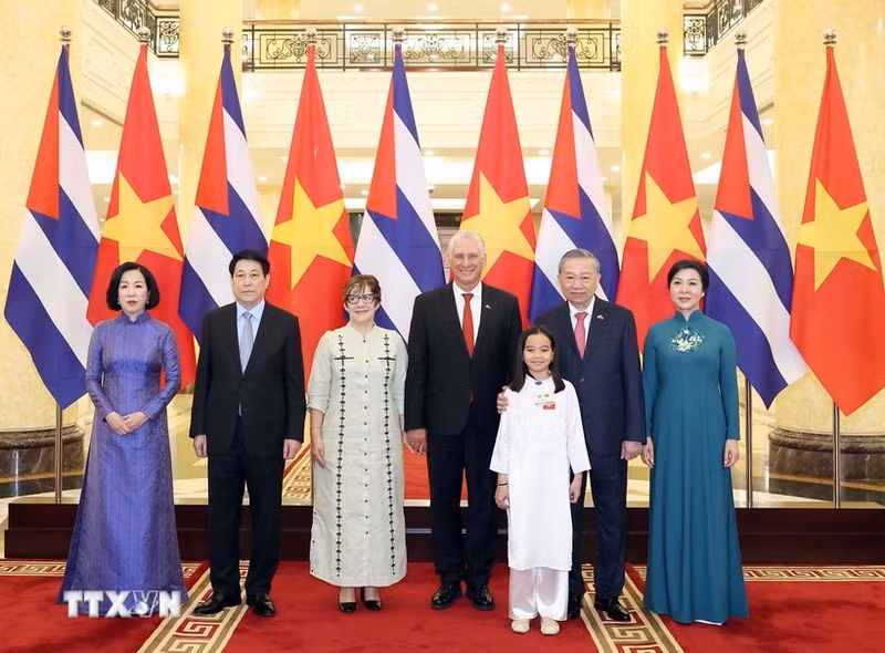  苏林总书记和梁强主席共同主持国宴，欢迎古共中央第一书记、国家主席访越。（图片来源：越通社）