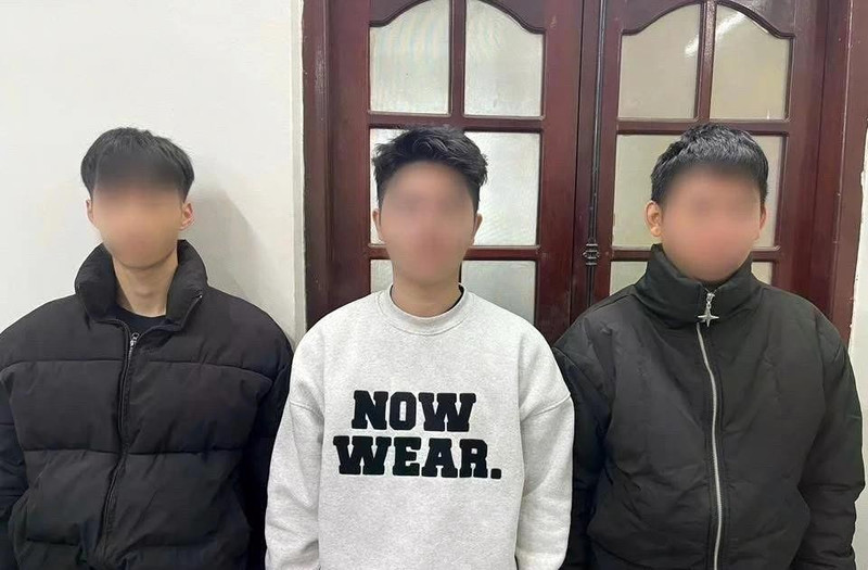 在宣光省公安调查警察机关的三名犯罪嫌疑人。（图片来源：越通社）