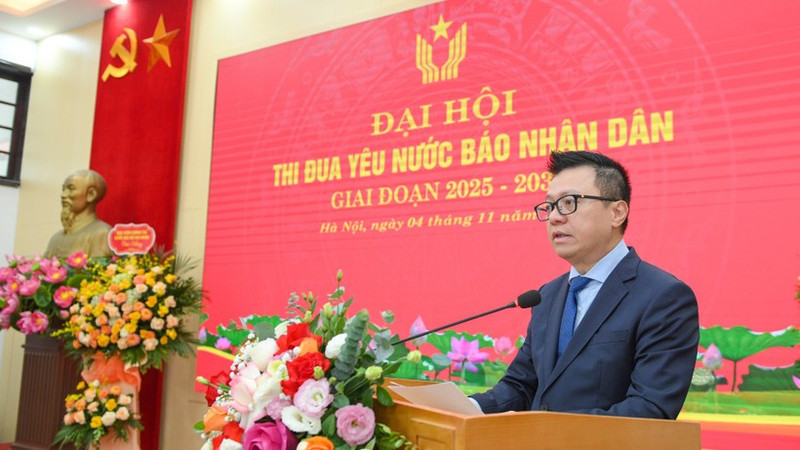 越共中央委员、《人民报》社总编辑、中央宣教与民运部副部长、越南新闻工作者协会主席黎国明在大会上发表讲话。