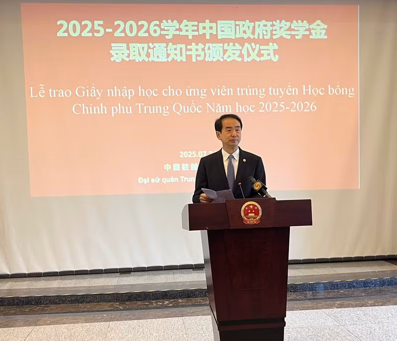 中国驻越南大使何炜在活动上致辞。（秋兰 摄）