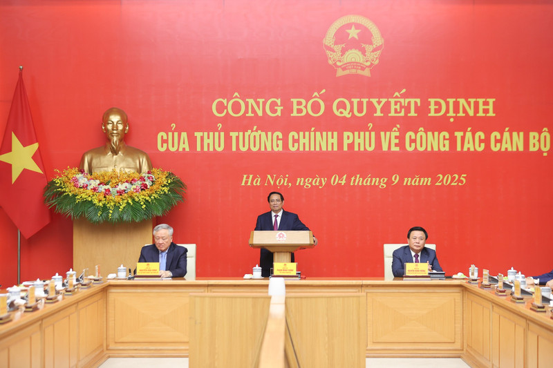 政府总理范明正在会议上发表讲话。（图片来源：政府电子报）