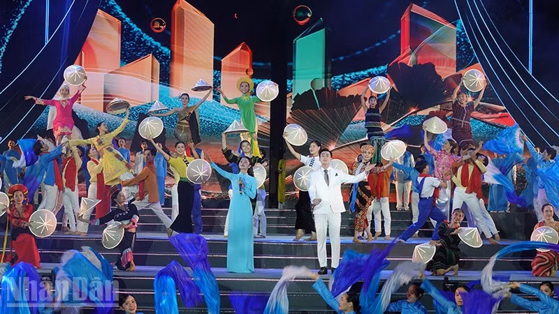 艺术晚会上的开头节目。