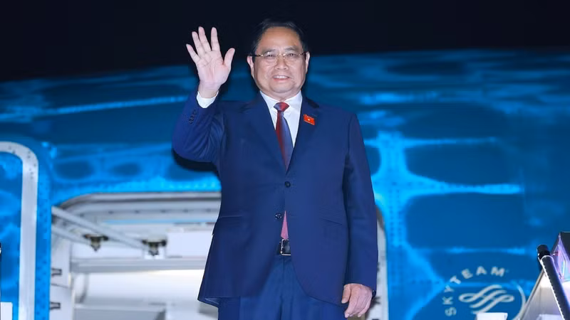 范明正总理开始出席第47届东盟峰会之行。