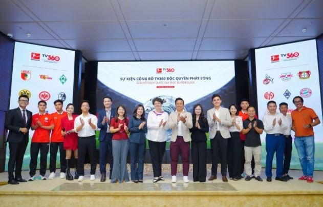 与会代表合影。（图片来源：越通社）
