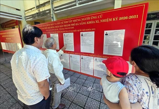 候选人名单和个人简介均公开展示。（图片来源：越通社）