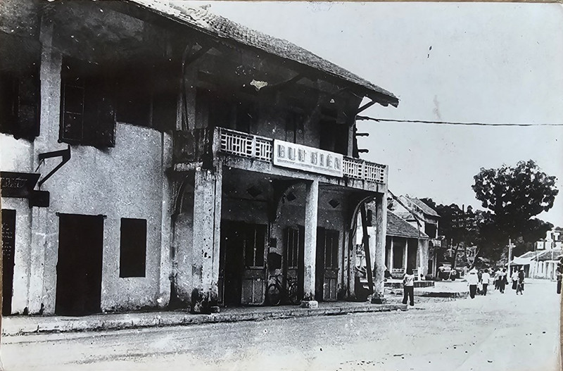 鸿基邮局（今日为广宁省邮局）曾经是我方于1945年8月24日在鸿基夺取政权后越盟的办公地点。（图片来源：广宁省博物馆资料图）