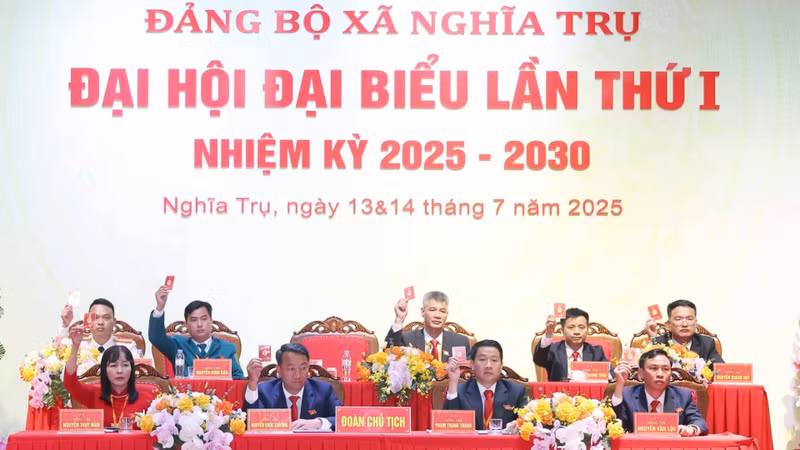2025-2030年任期越共兴安省义柱乡第一次代表大会召开。