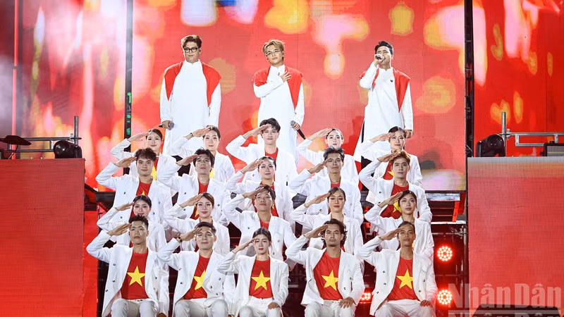 “为越南骄傲”音乐之旅于9月2日晚在首都河内正式落下帷幕。