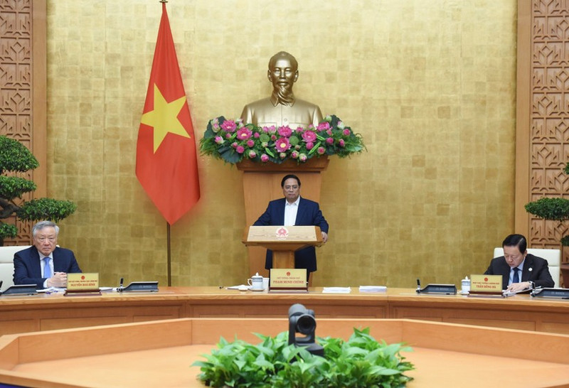 范明正总理主持召开政府五月例行会议。