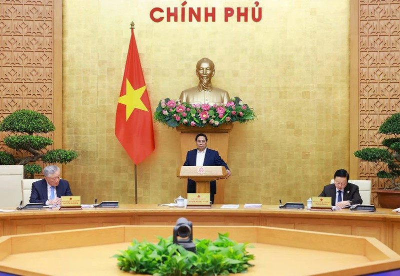 越南政府总理范明正主持召开5月份政府例行会议。
