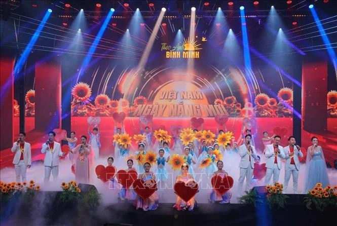 题为“追寻黎明”的艺术交流活动响应越南橙剂/二恶英受害者纪念日。（图片来源：越通社）
