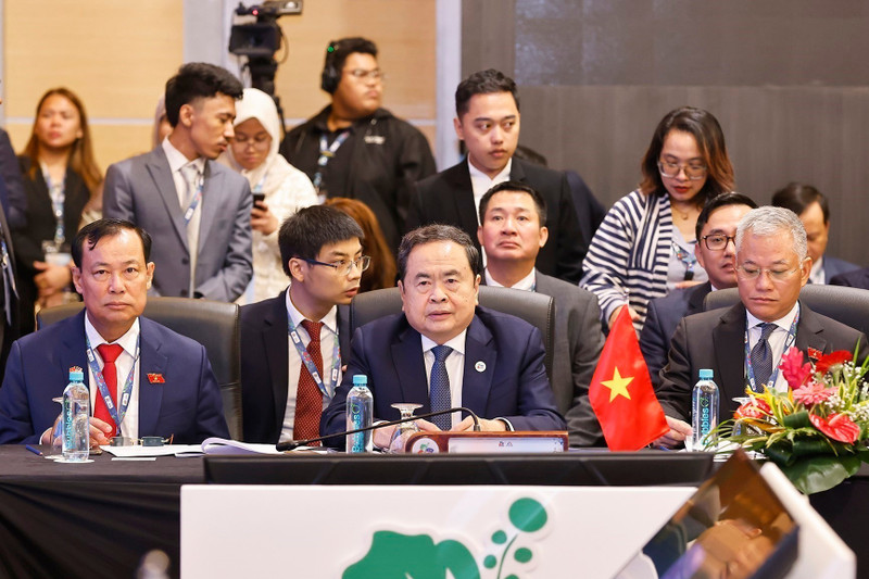 越南国会主席陈青敏出席AIPA执行委员会会议。