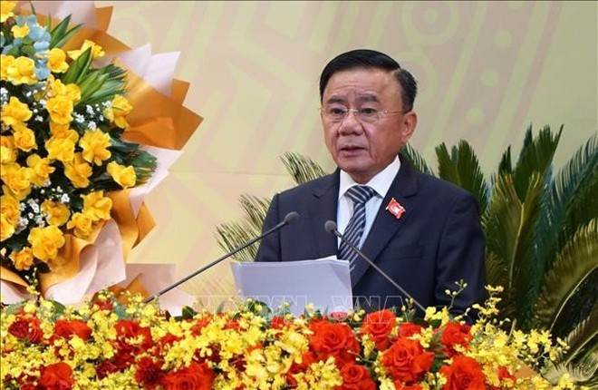 越共中央政治局委员、书记处常务书记陈锦秀在会上发表讲话。（图片来源：越通社）