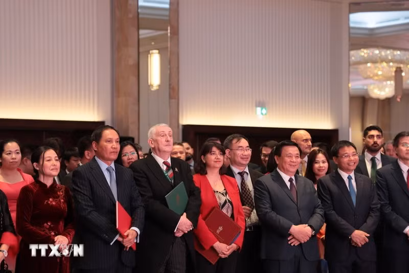 越南驻英国大使馆隆重举行越南社会主义共和国国庆80周年暨越英战略伙伴关系建立15周年纪念活动。（图片来源：越通社）