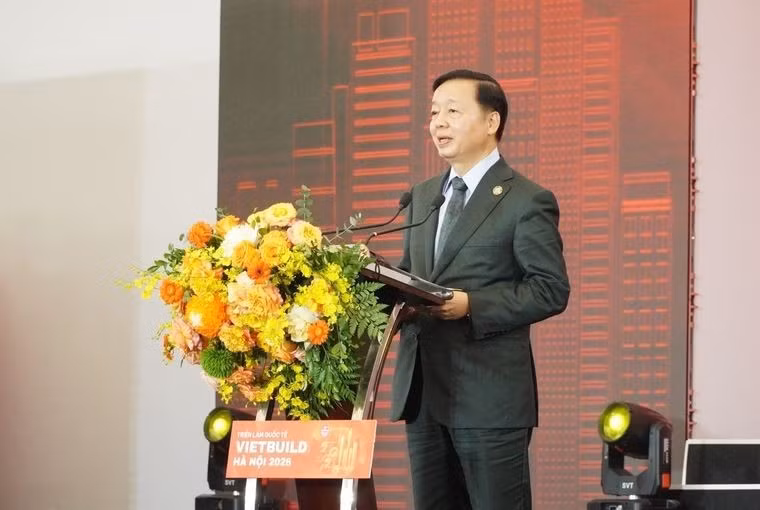 陈红河副总理在2026年河内国际建材展览会开幕式上致辞。（图片来源：建设报）