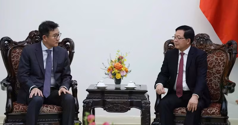 越南政府副总理胡国勇会见韩国GS集团副董事长兼总经理许榕秀。（图片来源：政府门户网）