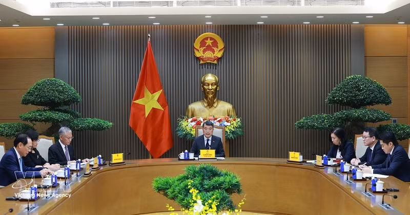 越南政府总理黎明兴与荷兰王国首相罗布·耶滕通电话。