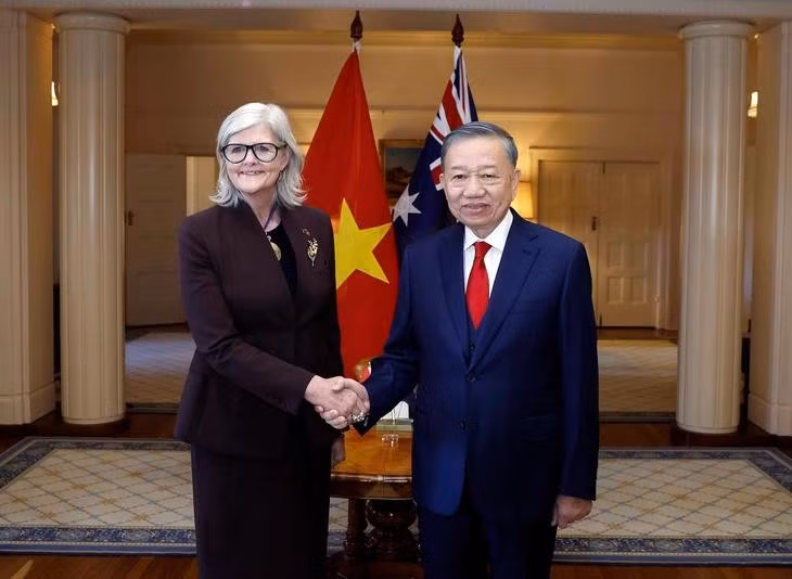 越共中央总书记、国家主席苏林与澳大利亚总督萨姆·莫斯廷。（图片来源：越通社）
