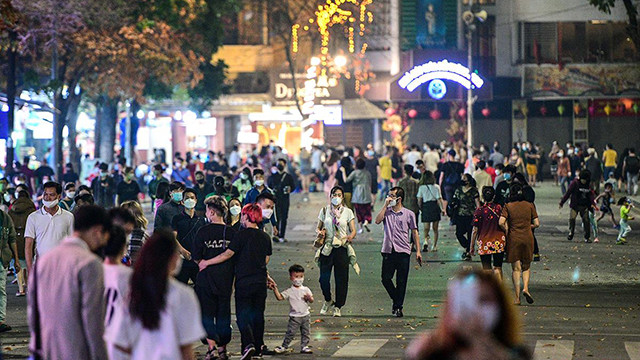 河内正式重新开放还剑湖步行街(组图) ảnh 5 河内正式重新开放还剑湖步行街(组图) ảnh 5