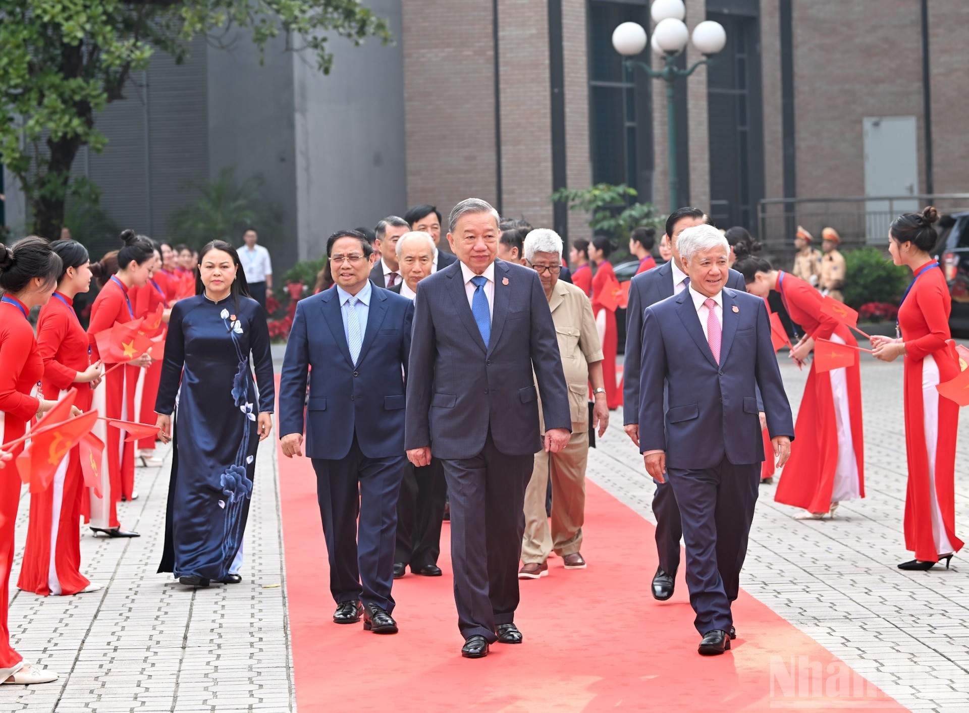 苏林总书记等党和国家领导人出席越共越南祖国阵线和中央各团体第一次代表大会