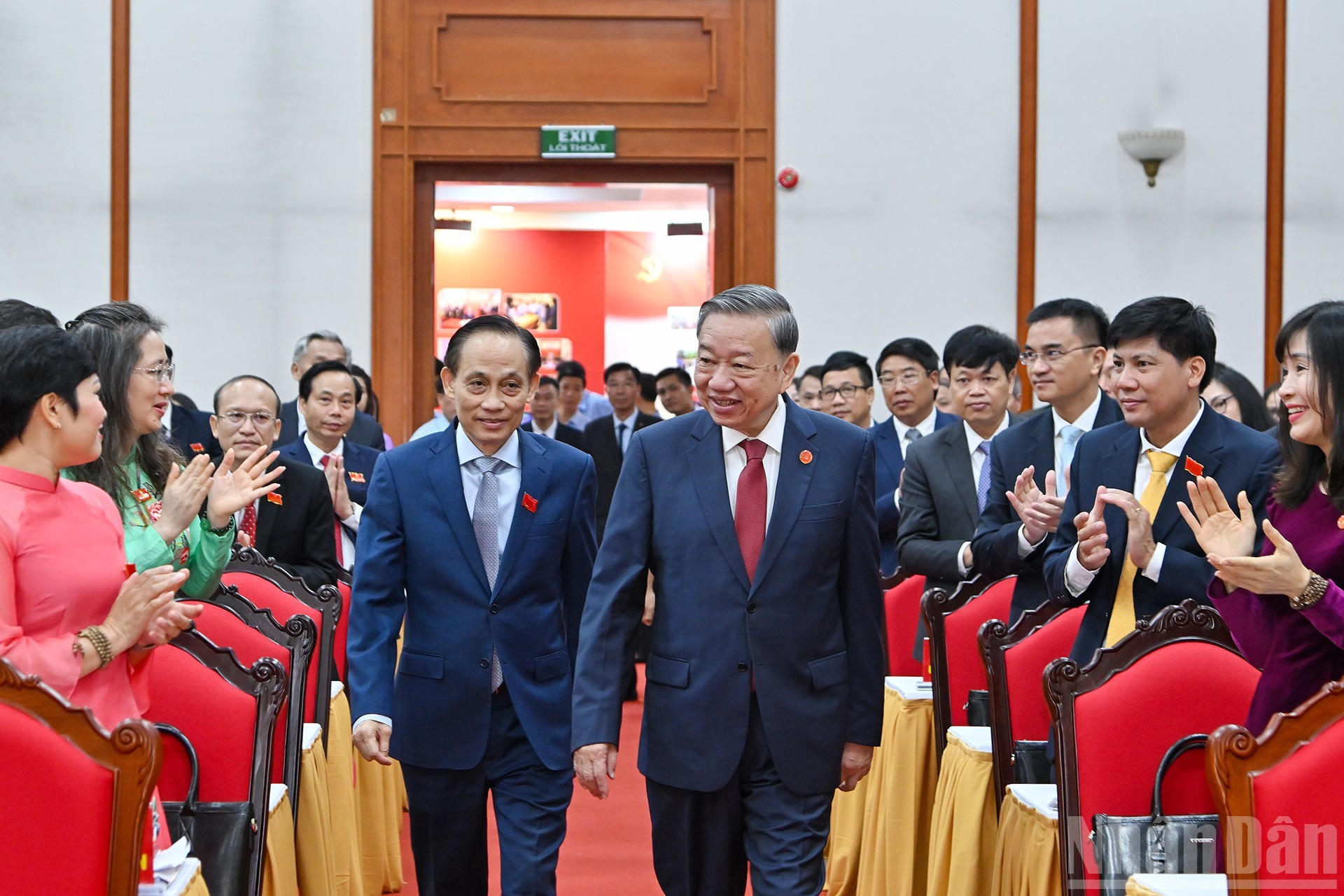 苏林总书记出席大会。 t2.jpg