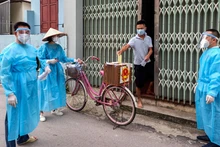 把流动投票箱送上选民家。