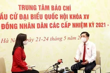 越南国会秘书长、国会办公厅主任、国家选举委员会办公室主任裴文强接受记者采访。